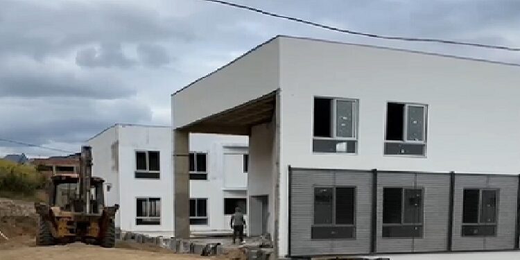 Veja o andamento da obra da nova Escola Arte de Apreender em Itabirinha