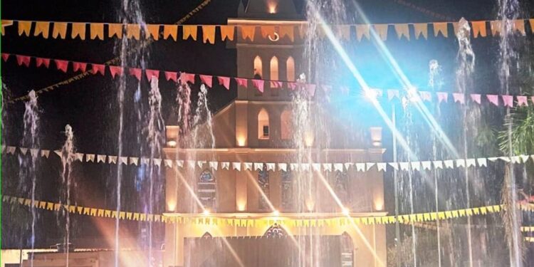 Cartão Postal! Fonte luminosa é revitalizada após anos de inatividade em Itabirinha 