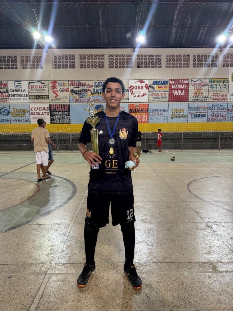 Alunos de Futsal da  Escolinha Nota 10 de Mantena  são vice-campeões  neste domingo, (21), em Central de Minas 