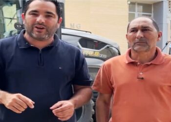 Prefeito Dr. Lucas e Vice Dudu entregam  uma patrol e mais  uma retroescavadeira para população de Itabirinha, 57 meses de mandato  mais de 60 veículos adquiridos 