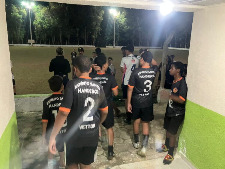 Projeto Fábrica de Sonhos realiza intercâmbio de futebol no Distrito de Limeira de Mantena