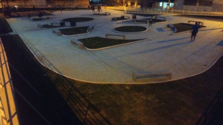 Prefeito Gentil  garante iluminação para Praça do Bairro Boa Esperança em Mantena 