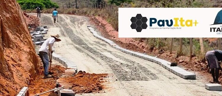 Prefeitura  inicia mais um trecho de calçamento no Córrego Panorama em Itabirinha 