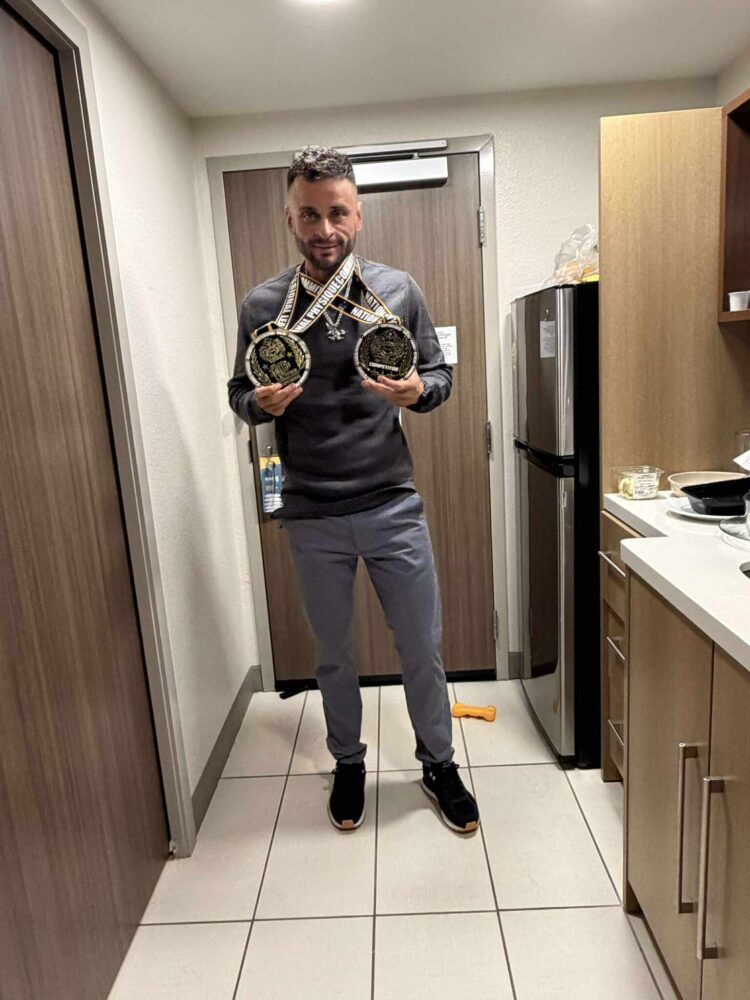 Sua Vida É Destaque: Mantenense Luciano Henriques supera obesidade e brilha no Campeonato de   Fisiculturismo em New Jersey-EUA