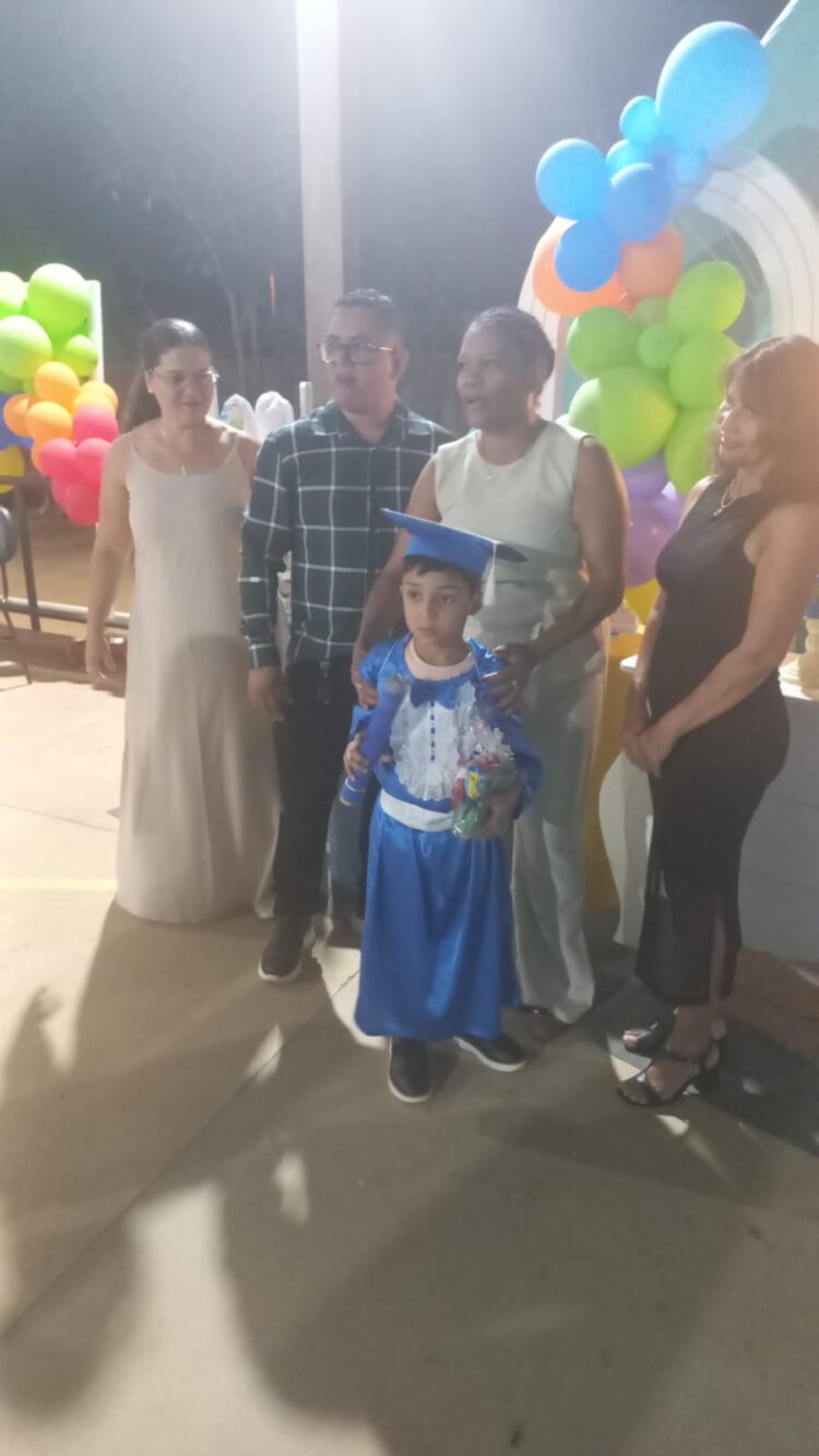 Alegria e gratidão na formatura da Educação Infantil da Escola Municipal David de Almeida em Ariranha