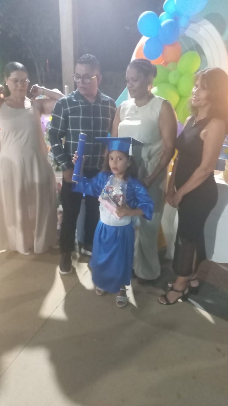 Alegria e gratidão na formatura da Educação Infantil da Escola Municipal David de Almeida em Ariranha