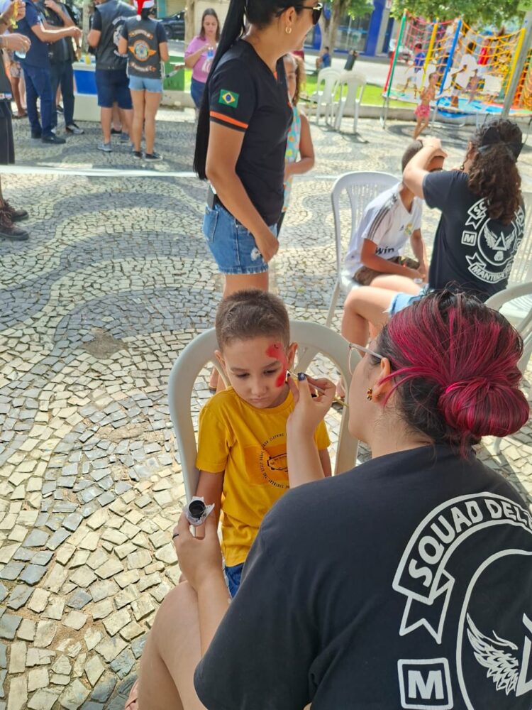 Espírito de Irmandade: Motoclubes promovem Natal Solidário e levam alegria às crianças de Mantena 