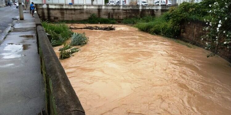 Alerta na Divisa: Construção de Nova Barragem em Barra de São Francisco gera temor de alagamentos em Mantena