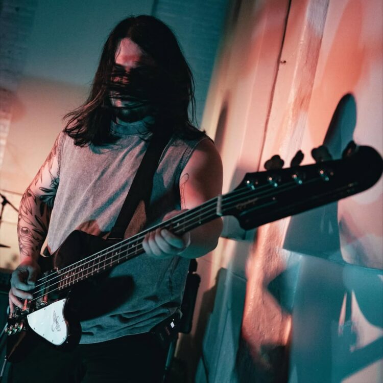 De Mantena para o Mundo: Gabriel Eberle Brilha nos Palcos dos Estados Unidos com a Banda Hyber