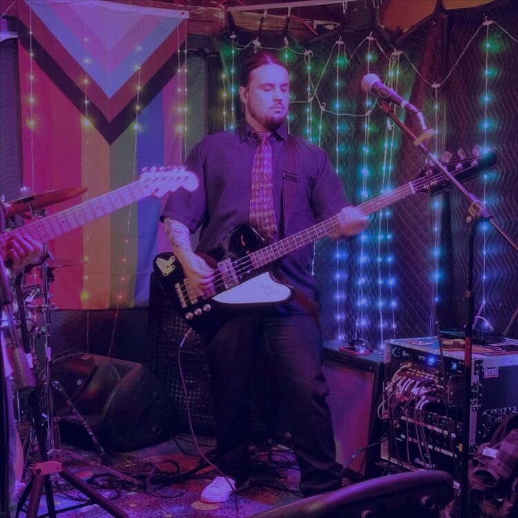 De Mantena para o Mundo: Gabriel Eberle Brilha nos Palcos dos Estados Unidos com a Banda Hyber