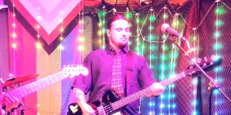 De Mantena para o Mundo: Gabriel Eberle Brilha nos Palcos dos Estados Unidos com a Banda Hyber