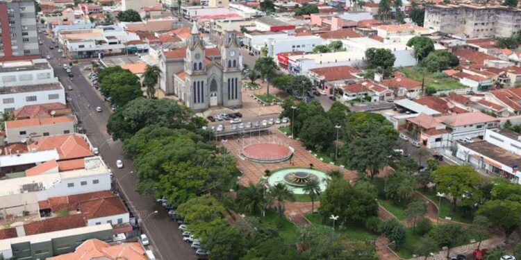 ABALOS SÍSMICOS: Vídeos registram momento em que a terra tremeu em cidade do interior de MG