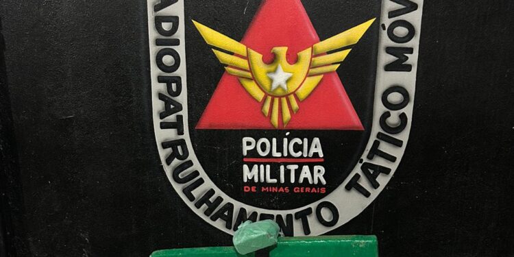 Quase 10kg de Crack e Maconha: PM de Minas e do Espírito Santo desarticulam transporte de drogas em Mantena