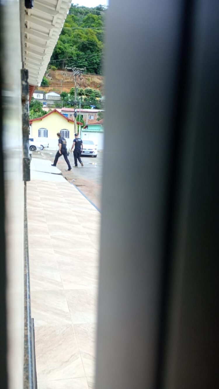 Polícia Federal cumpre mandados em Nova Belém e conduz prefeito e vice para Governador Valadares