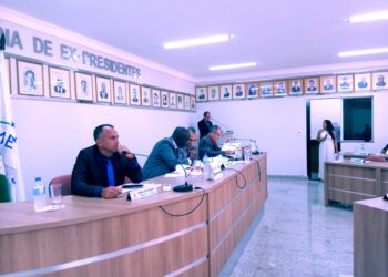 “Quem pariu Mateus que o balance”: Wanderson Branca de Neve cobra solução para Taxa de Lixo que ele mesmo pautou
