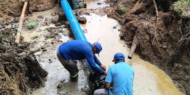 SAAE Mantena finaliza reparo emergencial na adutora do Turvo e restabelece abastecimento