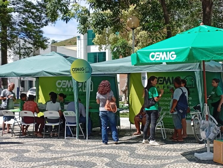 Cemig na Praça em Mantena: Atendimento Direto e Humanizado Conecta Companhia à Comunidade