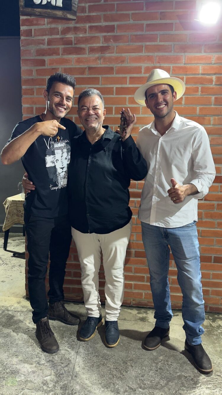 Fé e Gratidão: Marquinhos da Saúde Celebra Milagre com Culto de Ações de Graças em São João do Manteninha