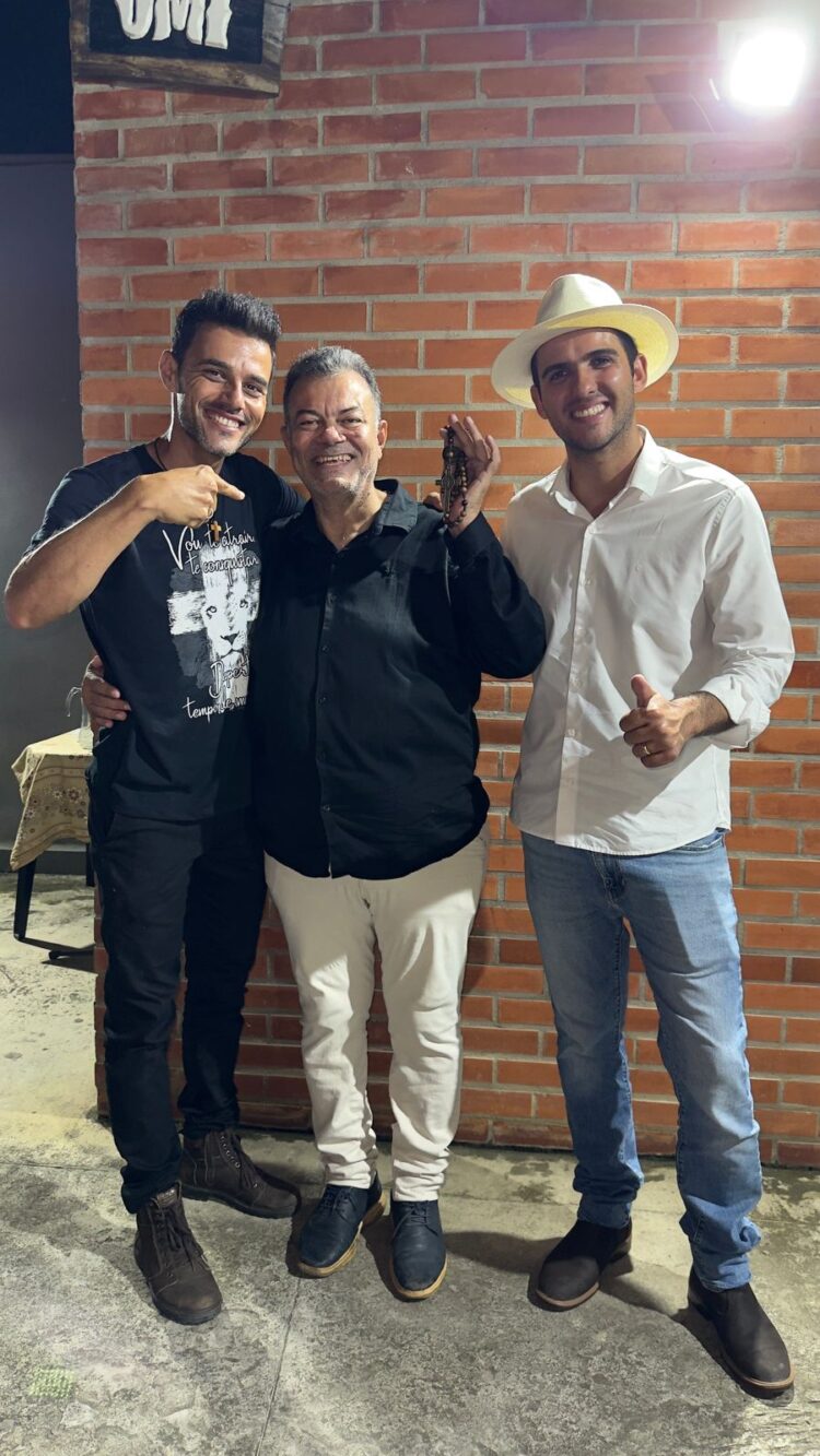 Fé e Gratidão: Marquinhos da Saúde Celebra Milagre com Culto de Ações de Graças em São João do Manteninha