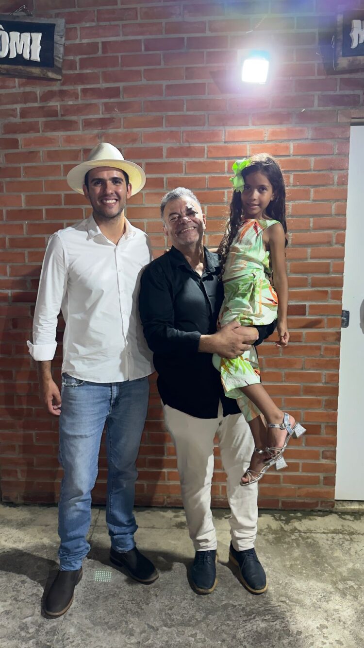 Fé e Gratidão: Marquinhos da Saúde Celebra Milagre com Culto de Ações de Graças em São João do Manteninha