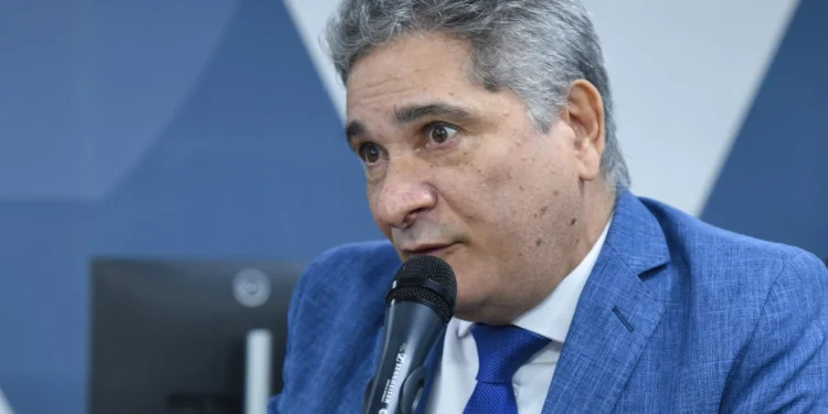 “Podem tirar o meu mandato, mas não minha dignidade”: Coronel Sandro rebate pressão política em Valadares
