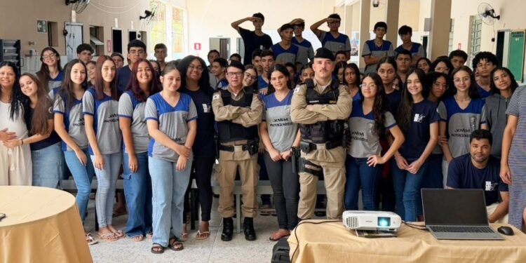 Combate ao Bullying é Tema de Palestra da Polícia Militar na Escola Cândido Ilhéus