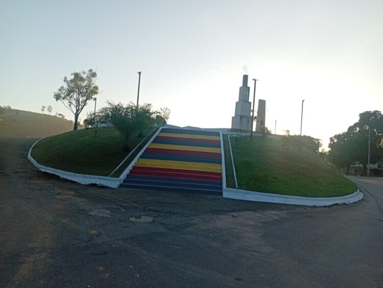 Zelo e História: Prefeitura de Mantena revitaliza o Marco do Contestado