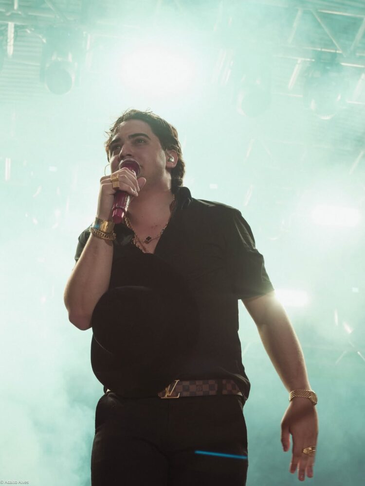 ABERTURA SURREAL REÚNE PÚBLICO RECORDE E PREPARA O TERRENO PARA O COMANDANTE XAND AVIÃO EM ITABIRINHA 