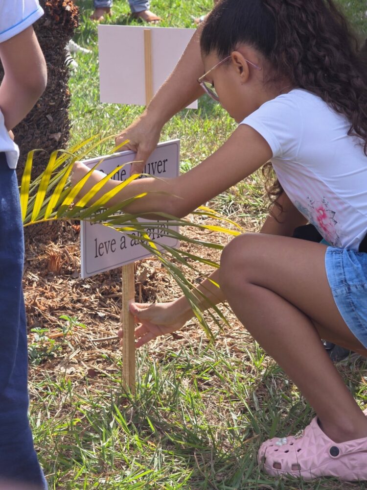 Matriz de Santo Antônio realiza passeio ciclístico pela vida e pela paz em Mantena 