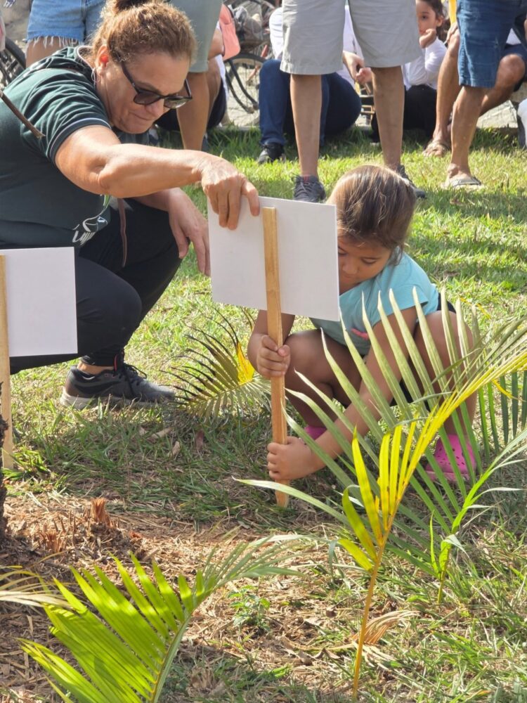Matriz de Santo Antônio realiza passeio ciclístico pela vida e pela paz em Mantena 