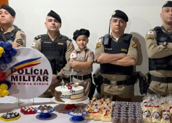 Pequeno admirador celebra 5 anos com a presença da Polícia Militar em Mantena
