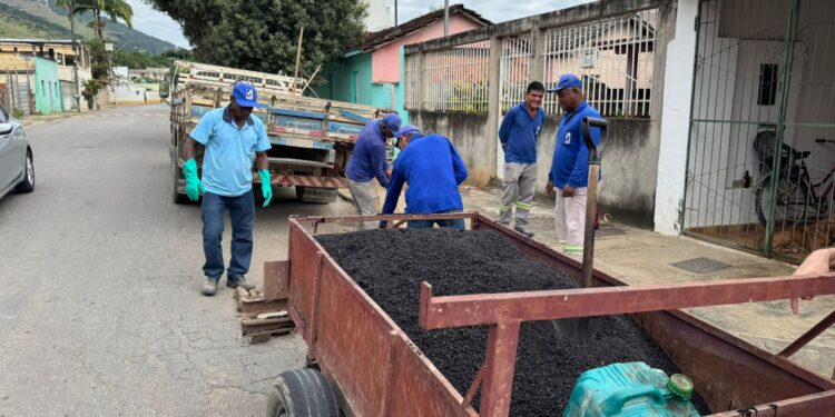 Uma nova cara: SAAE e Prefeitura Unem Forças para Recuperar Ruas e Avenidas em Mantena 