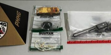 AÇÃO RÁPIDA: PM estoura boca de fumo e apreende arma de fogo em São João do Manteninha
