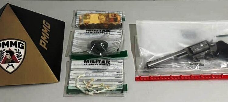 AÇÃO RÁPIDA: PM estoura boca de fumo e apreende arma de fogo em São João do Manteninha