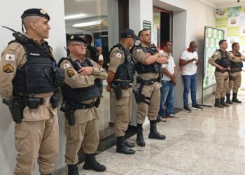 Reunião de mais de 3h na Câmara de Mantena  tem novas denúncias de corrupção na saúde, bate-boca e presença da PM 