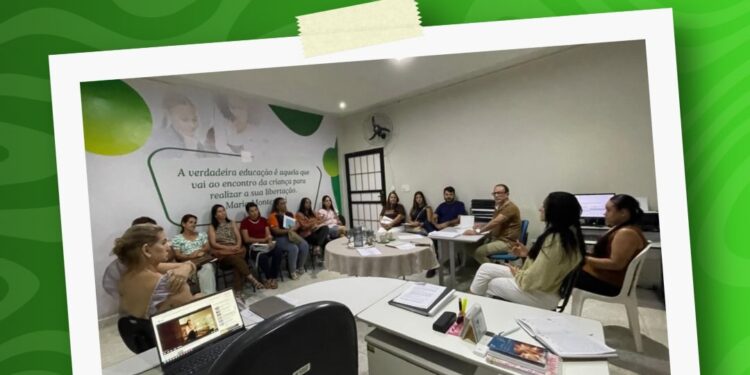 Secretaria de Educação de Mantena Lidera Encontro Estratégico com Gestores para Impulsionar o Ensino Público