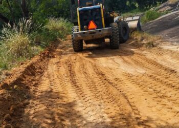 Recuperação da Estrada do Nazário é Marca do Trabalho que Segue como Prioridade na Zona Rural de Mantena