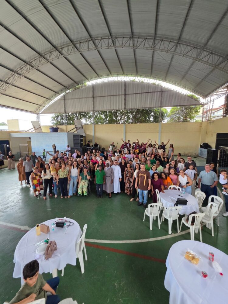 Coração em Festa: Comunidade Paroquial Celebra com Alegria o Encerramento das Festividades de Santo Antônio
