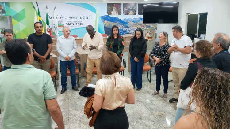 Mantena se Mobiliza em Defesa da Causa Animal em Reunião Pública na Câmara Municipal