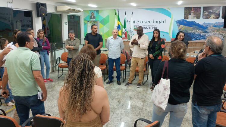 Mantena se Mobiliza em Defesa da Causa Animal em Reunião Pública na Câmara Municipal