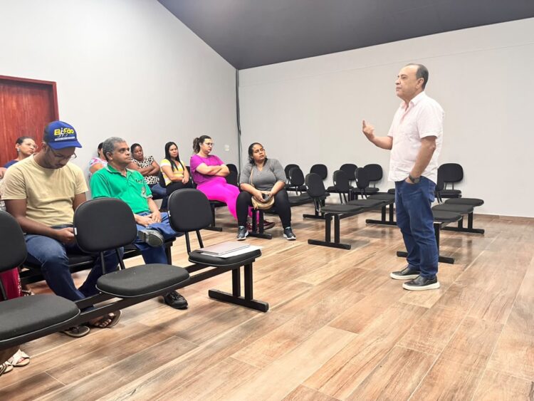 Prefeitura de Mantena promove capacitação sobre gestão de resíduos sólidos para equipe de limpeza pública