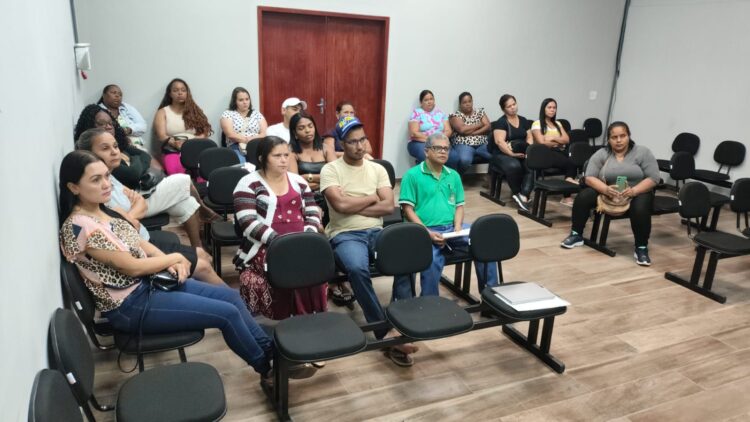 Prefeitura de Mantena promove capacitação sobre gestão de resíduos sólidos para equipe de limpeza pública