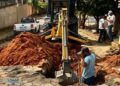 SAAE Mantena age rápido para conter vazamento na Rua Mário Barreto e restabelecer abastecimento de água